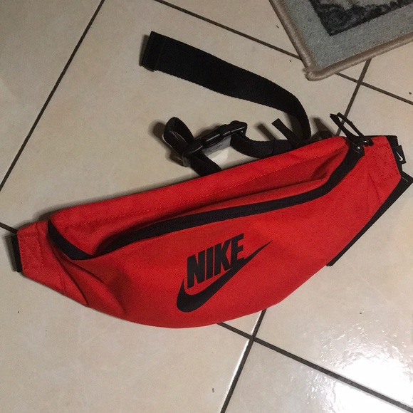 nike fanny pack red